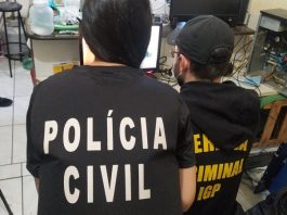 Polícia cumpre seis mandados em SC em operação internacional contra pornografia infantil Polícia cumpre seis mandados de prisão em SC em operação internacional contra pornografia infantil