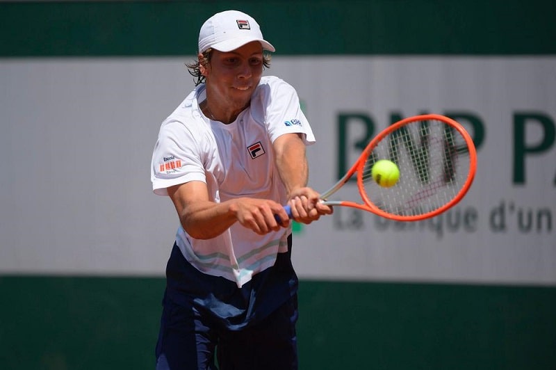 Pedro Boscardin vence a primeira partida em Roland Garros
