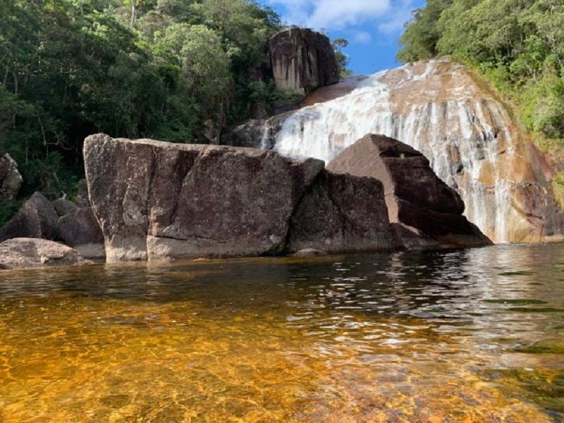 Cachoeira no parque da serra do tabuleiro, uma das unidades de conservação que entram no projeto de concessão do IMA e BNDES