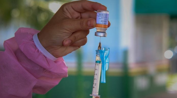 Cada vez mais procurada, "xepa da vacina" é definida por cada município de SC