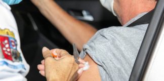 No aguardo de novas doses, prefeituras fazem vacinação de reforço - vacinas na grande florianópolis
