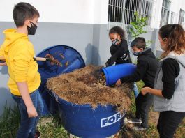 Duas escolas da rede municipal de São José trabalham compostagem