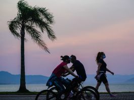 Grande Florianópolis e mais 12 regiões de SC estão em risco alto à Covid Semana será de tempo seco em Santa Catarina