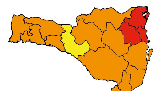 Santa Catarina apresenta redução de risco à Covid em 4 regiões