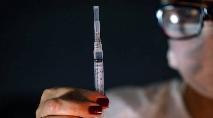 Santa Catarina tem mais duas semanas para terminar vacinação de adultos