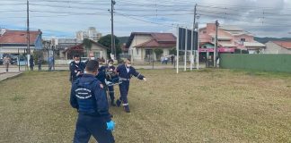 equipes de resgate fazem transporte de recém-nascida após ataque de cachorro