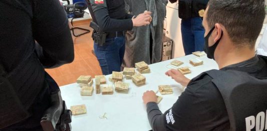 Polícia desarticula quadrilha que fraudou licitações em 100 cidades de SC Polícia desarticula quadrilha que fraudou licitações em 100 cidades de SC