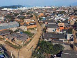 Banco comunitário começa a funcionar no Frei Damião, em Palhoça A comunidade Frei Damião, em Palhoça, é uma das mais pobres da região metropolitana - foto aérea mostrando muitas casas