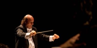 maestro da orquestra sinfônica de santa catarina (OSSCA), que pretende fazer evento-teste em são josé
