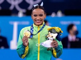 Rebeca Andrade ganha primeiro ouro da ginástica artística feminina