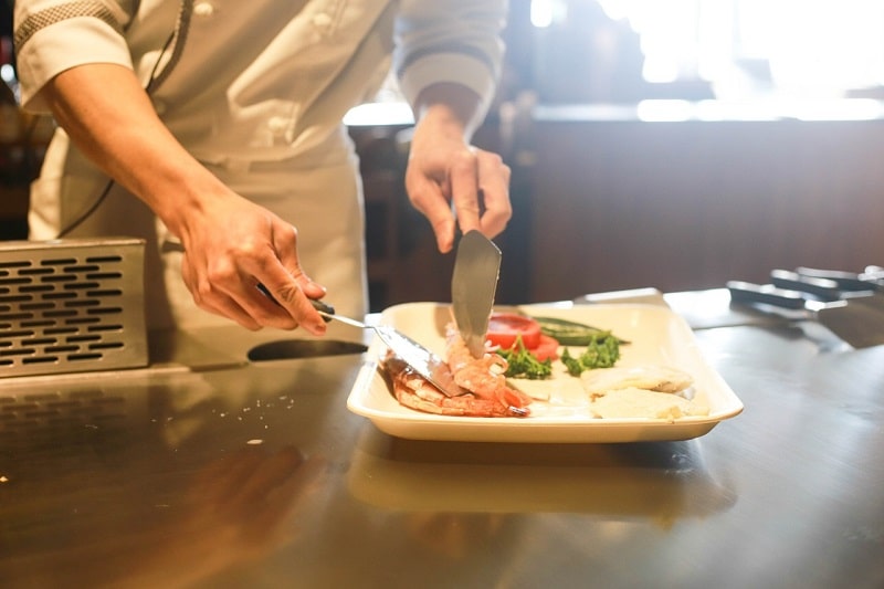 Procon de São José realiza pesquisa de preços em restaurantes para o Dia dos Pais