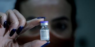 Adolescentes começam a ser vacinados contra Covid em setembro em SC