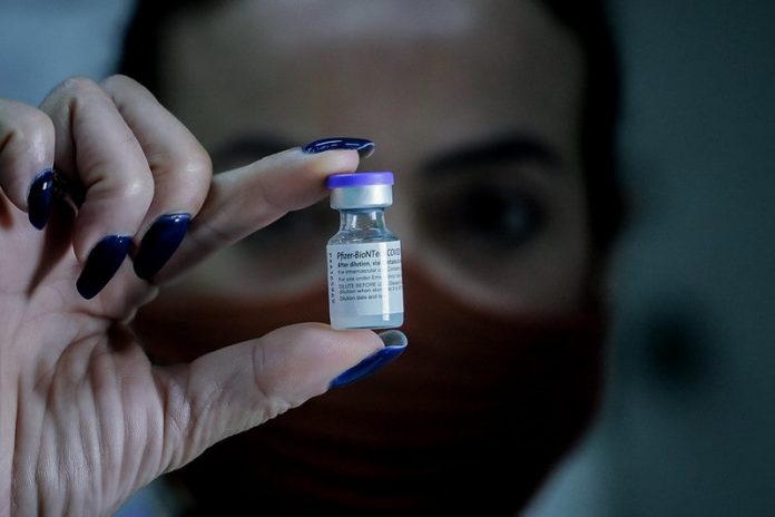 Adolescentes começam a ser vacinados contra Covid em setembro em SC