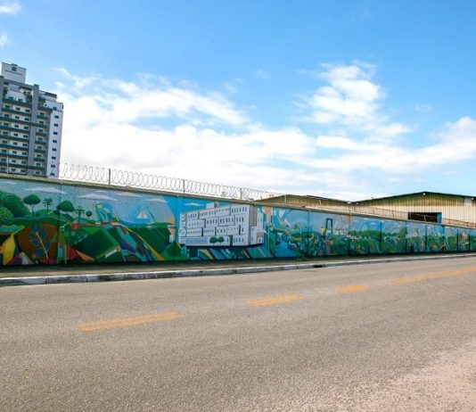 Mural gigante no Kobrasol promove cultura de São José