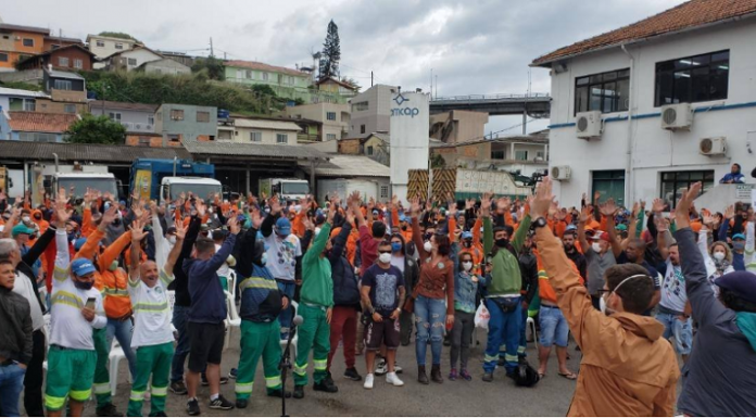 Comcap entra em greve contra terceirização da coleta de lixo em Florianópolis