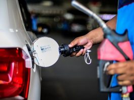 Santa Catarina congela ICMS do diesel por um ano Petrobras aumenta preço do diesel