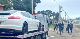 Motorista de Porsche dirige a 174 km/h em Florianópolis