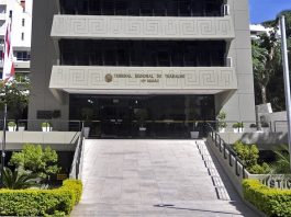 fachada da sede do Tribunal Regional do Trabalho (TRT) da 12ª Região de SC em Florianópolis