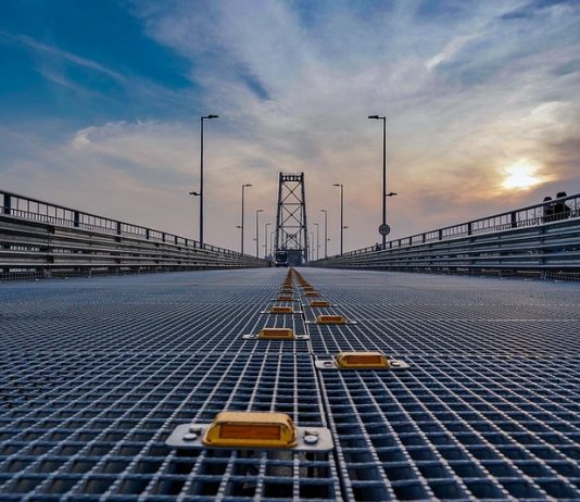 Ponte Hercílio Luz tem faixa interditada durante a semana para vistoria Ponte Hercílio Luz é interditada durante a semana para vistoria