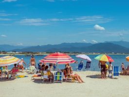 Palhoça instala placas de orientação turística em balneários