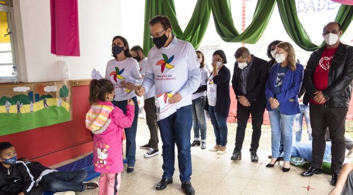 Prefeito Orvino participa de evento contra o trabalho infantil no CREAS Barreiros