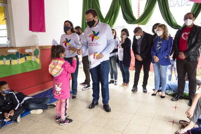 Prefeito Orvino participa de evento contra o trabalho infantil no CREAS Barreiros