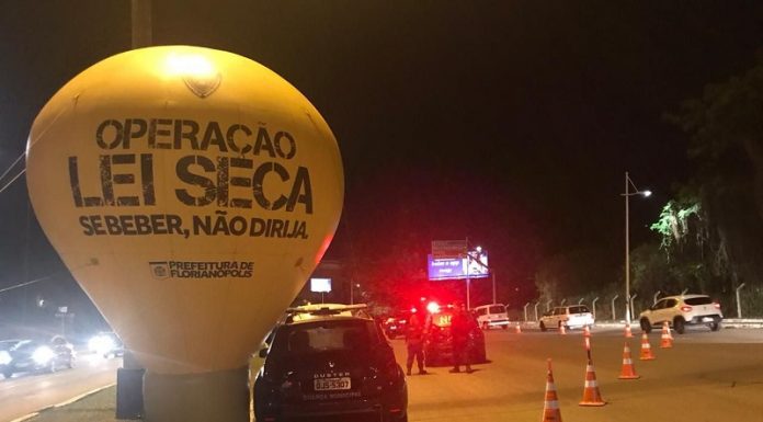 Guarda de Florianópolis realiza blitz da Lei Seca, com 5 flagrantes