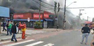 Incêndio atinge loja em Canasvieiras