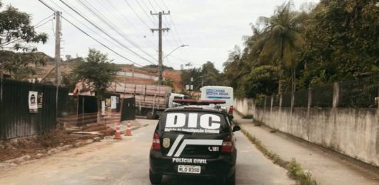 Mulher é encontrada morta no sofá de casa em Palhoça Polícia elucida latrocínio de pescador em Palhoça e faz apreensão de adolescente