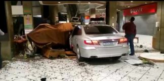 Motorista invade shopping beiramar, em florianópolis, de madrugada e destrói quiosque; tinha direito de dirigir suspenso