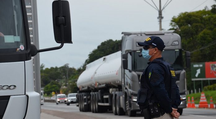 Feriado termina com redução de 20% em acidentes nas rodovias federais em SC