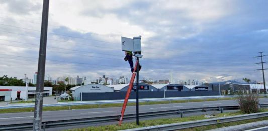 Radares da Via Expressa estão com defeito e multam veículos dentro do limite de velocidade