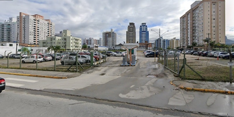 terreno no bairro pagani onde ficará o hospital leonardo da vinci - atualmente é um estacionamento