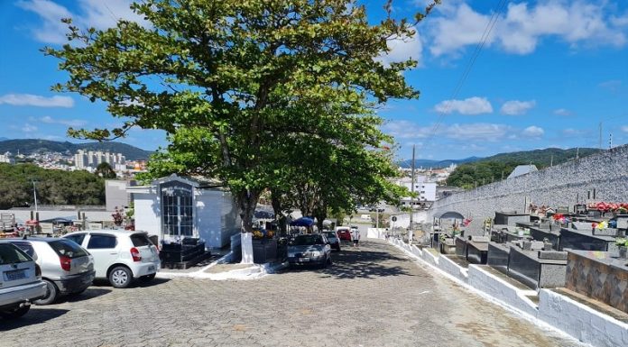 Prefeitura de São José faz a preparação para o Dia de Finados