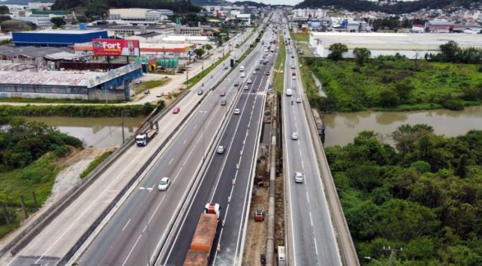 Mais 4 quilômetros de terceira faixa da BR 101 na Grande Florianópolis serão liberados