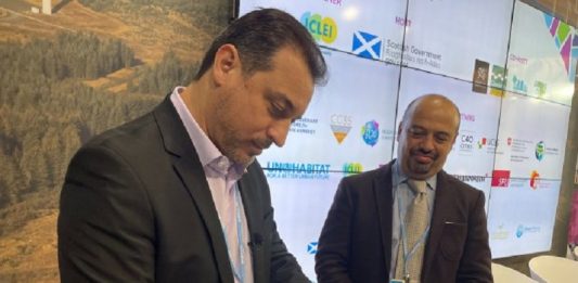 Carlos Moisés assina adesão de Santa Catarina ao ICLEI