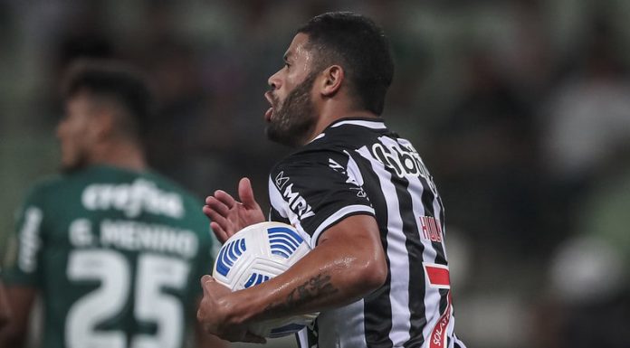 hulck comemorando gol do atlético mineiro