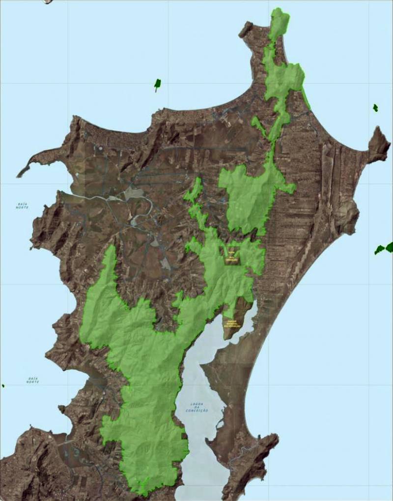 mapa do norte da ilha de florianópolis mostrando em destaque toda a mancha que faz parte da unidade de conservação revis meiembipe
