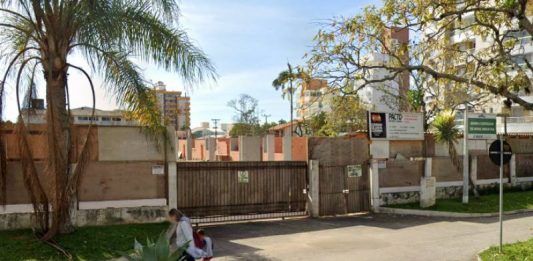 Obra de reforma da EEB Aderbal Ramos da Silva, em Florianópolis, será retomada no dia 22 de novembro