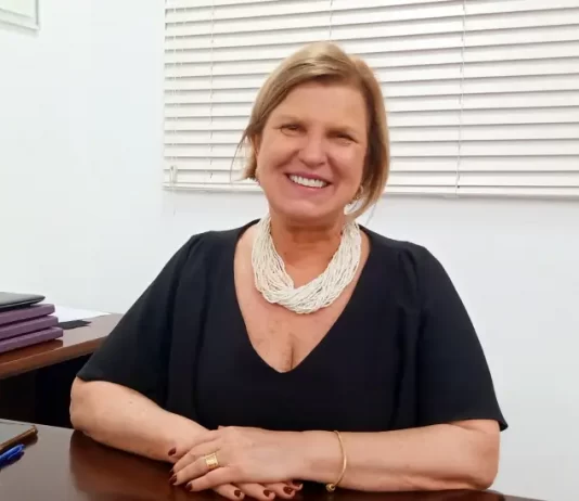 Adeliana Dal Pont: “A gente não quer ter mulheres eleitas apenas para discutir políticas públicas para mulheres” Adeliana Dal Pont fala sobre a articulação para trazer mais mulheres à política