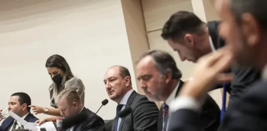 Pacotaço de leis é aprovado na Alesc no último dia de sessões Presidente da Alesc, deputado Mauro de Nadal conduziu a aprovação do pacotaço no apagar das luzes