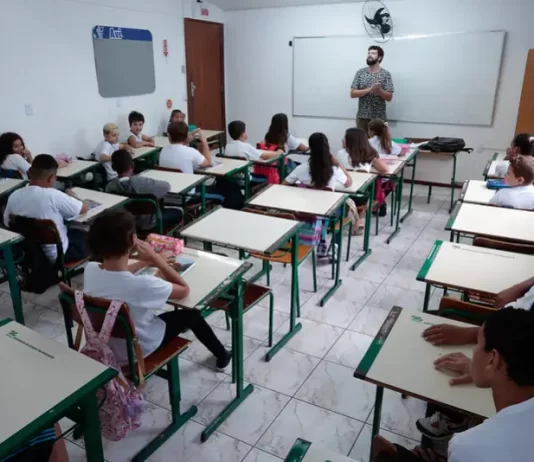 Estado alocará alunos em escolas privadas enquanto unidades da Grande Florianópolis estão em obras