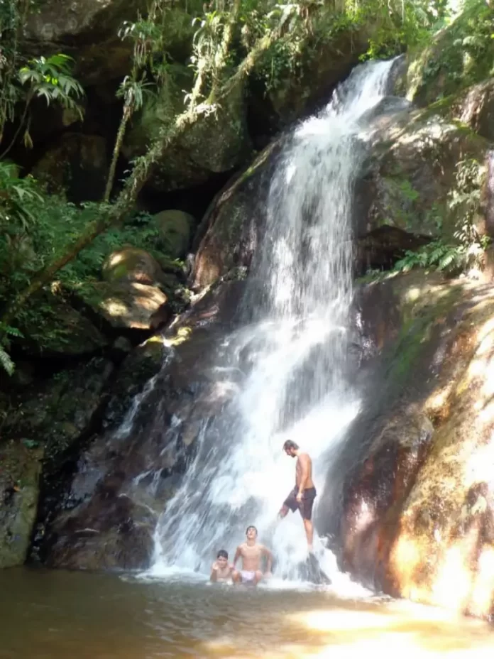 três homens em cachoeira - Municípios da Grande Florianópolis terão plano integrado de turismo