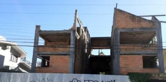 Justiça negou energia elétrica para 113 imóveis clandestinos em Florianópolis