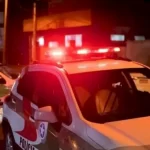 viatura policial com giroflex ligado - ocorrência crime homicídio PM