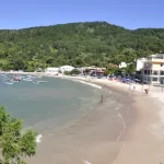 Praia de Ganchos de fora em Governador Celso Ramos