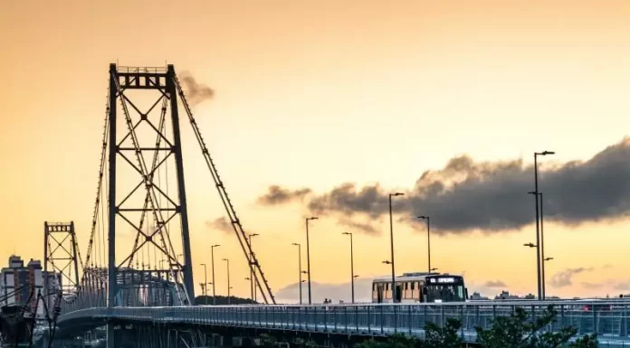 Mais horários e facilidades de pagamento, além do desconto de R$ 1, podem atrair mais passageiros ao transporte coletivo da capital