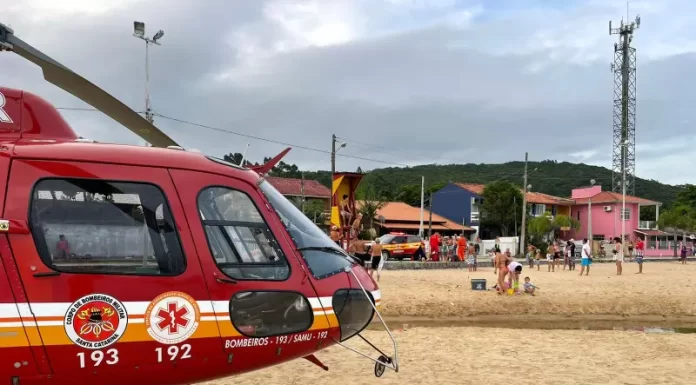 Bombeiros salvam criança de 7 anos de afogamento em Biguaçu