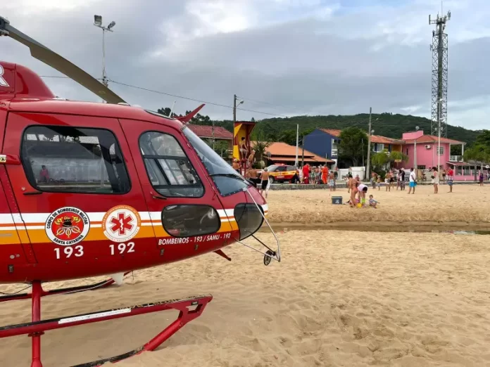 Bombeiros salvam criança de 7 anos de afogamento em Biguaçu