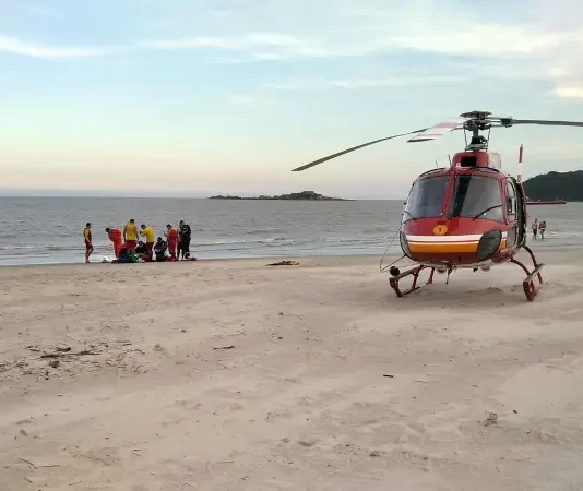Turista de Bom Retiro morre afogado na Praia do Sonho Turista de Bom Retiro morre afogado na Praia do Sonho